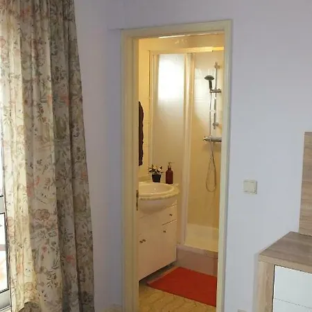Glamour House Guest house *